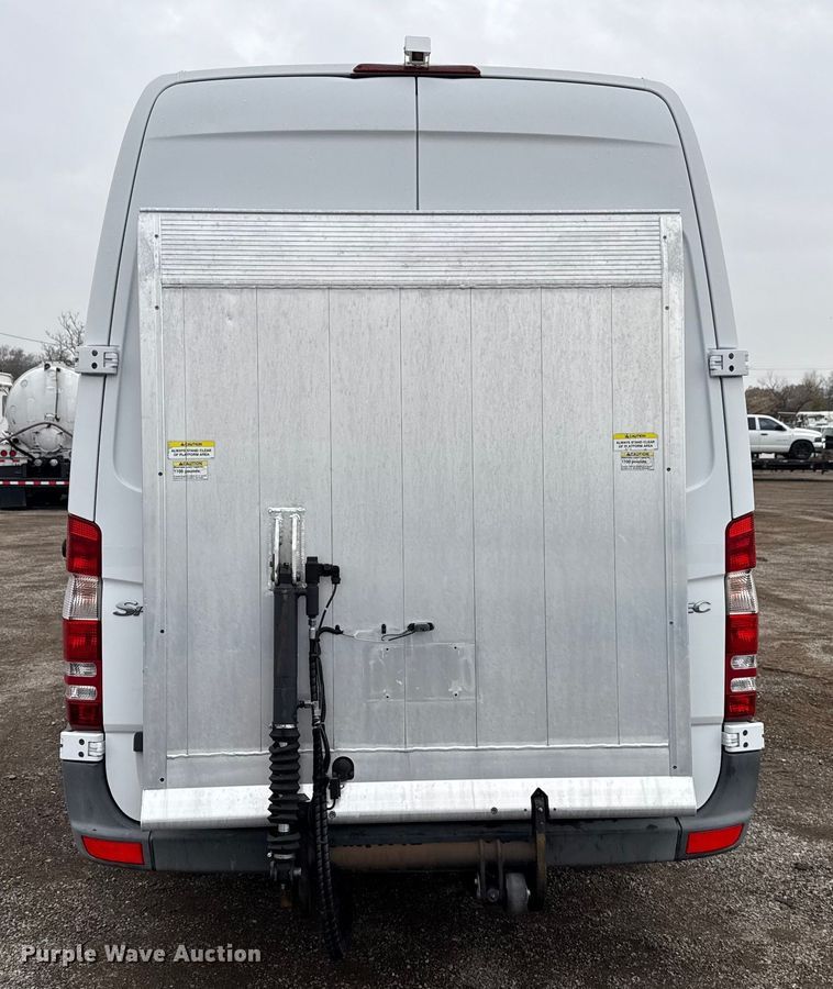 image for item EG1776 2011 Mercedes-Benz Sprinter 2500 van
