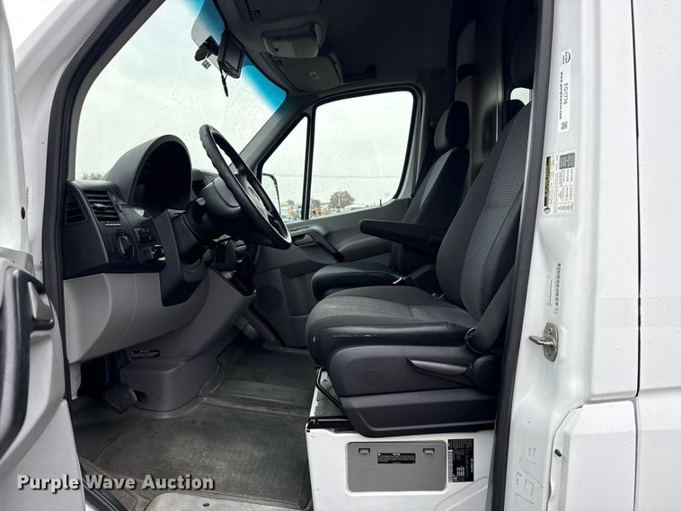 image for item EG1776 2011 Mercedes-Benz Sprinter 2500 van