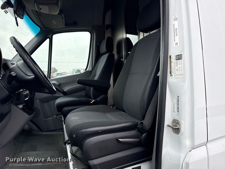 image for item EG1776 2011 Mercedes-Benz Sprinter 2500 van