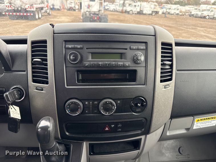 image for item EG1776 2011 Mercedes-Benz Sprinter 2500 van