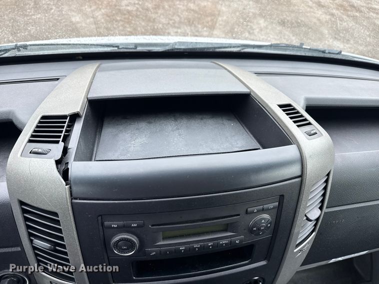 image for item EG1776 2011 Mercedes-Benz Sprinter 2500 van