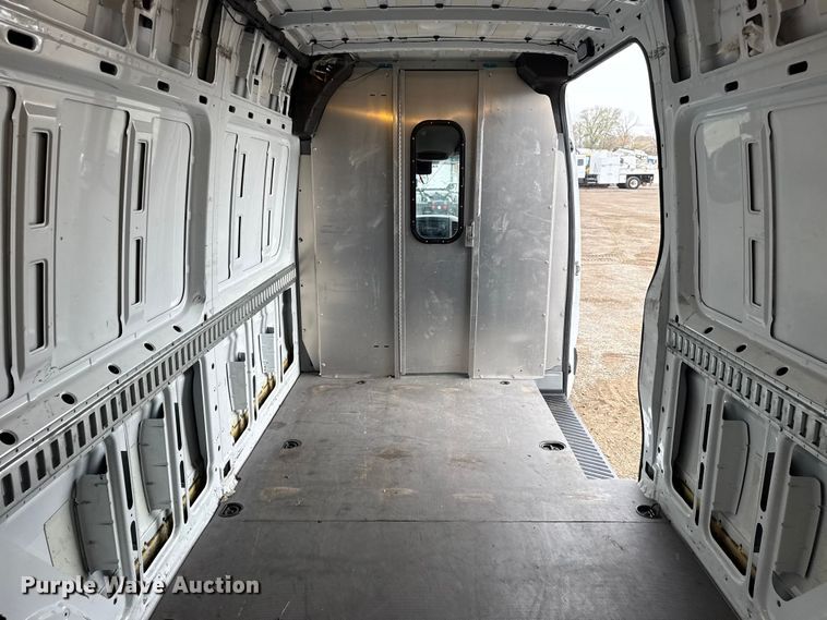 image for item EG1776 2011 Mercedes-Benz Sprinter 2500 van