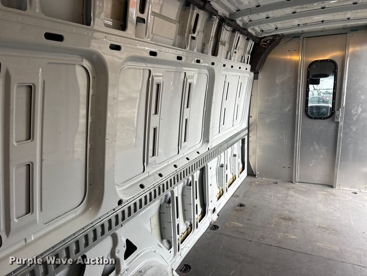 image for item EG1776 2011 Mercedes-Benz Sprinter 2500 van