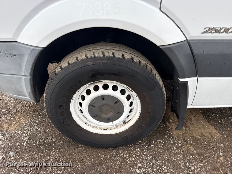 image for item EG1776 2011 Mercedes-Benz Sprinter 2500 van