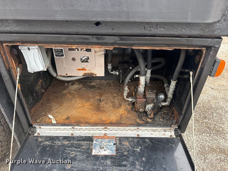 image for item EG1783 2009 GMC C4500 dump truck