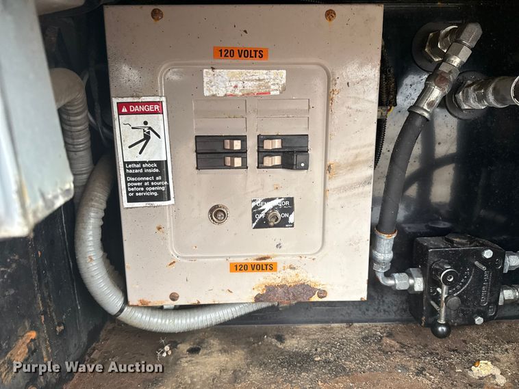 image for item EG1783 2009 GMC C4500 dump truck