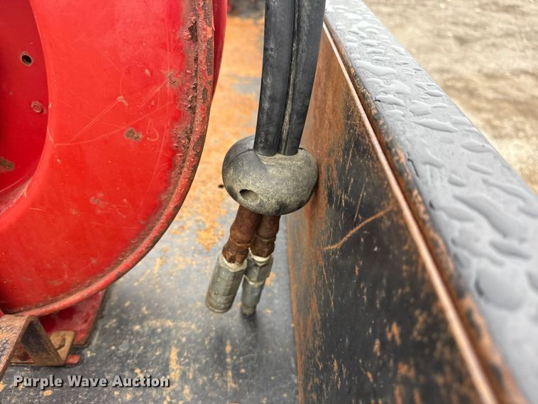 image for item EG1783 2009 GMC C4500 dump truck