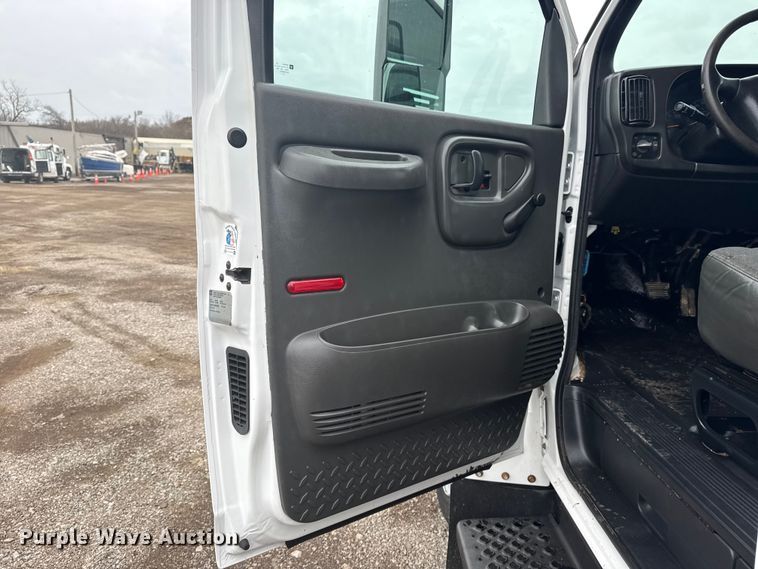 image for item EG1783 2009 GMC C4500 dump truck