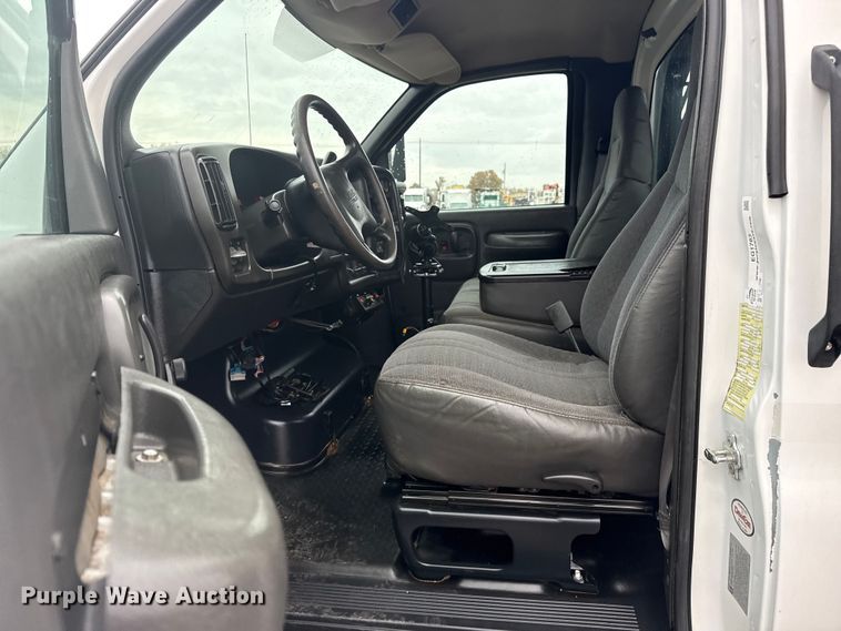 image for item EG1783 2009 GMC C4500 dump truck