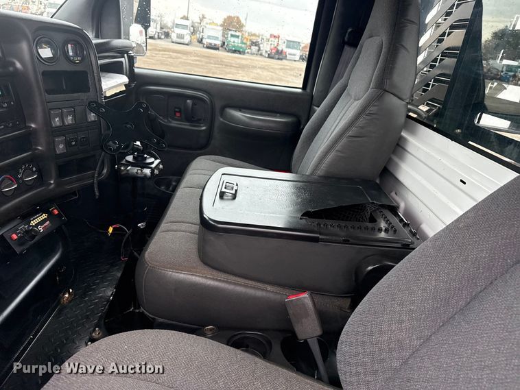 image for item EG1783 2009 GMC C4500 dump truck