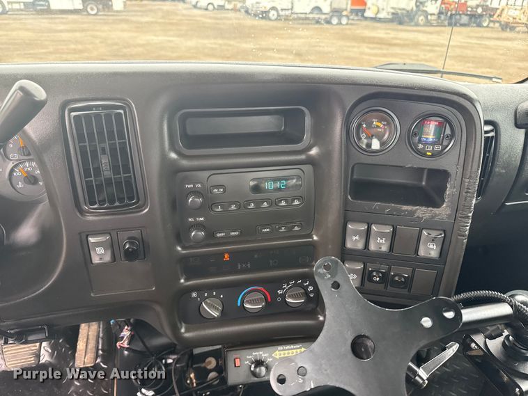 image for item EG1783 2009 GMC C4500 dump truck