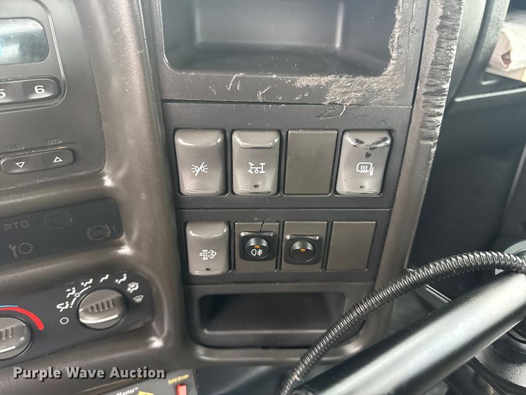 image for item EG1783 2009 GMC C4500 dump truck