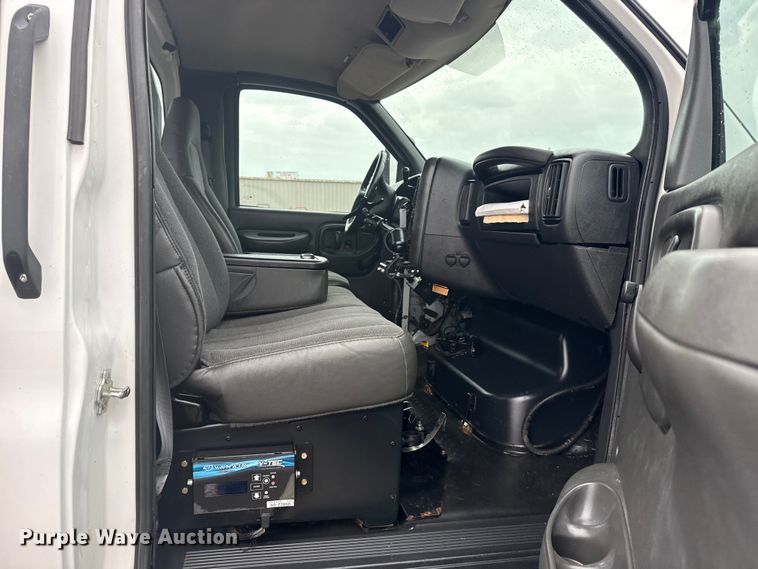 image for item EG1783 2009 GMC C4500 dump truck