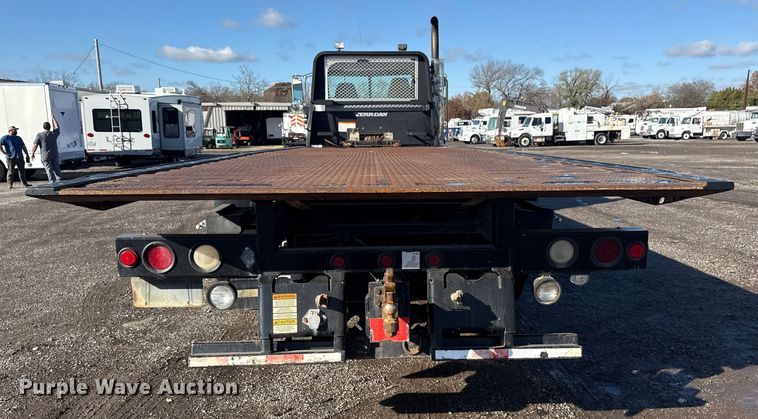 image for item EG1793 2011 Peterbilt 348 rollback truck