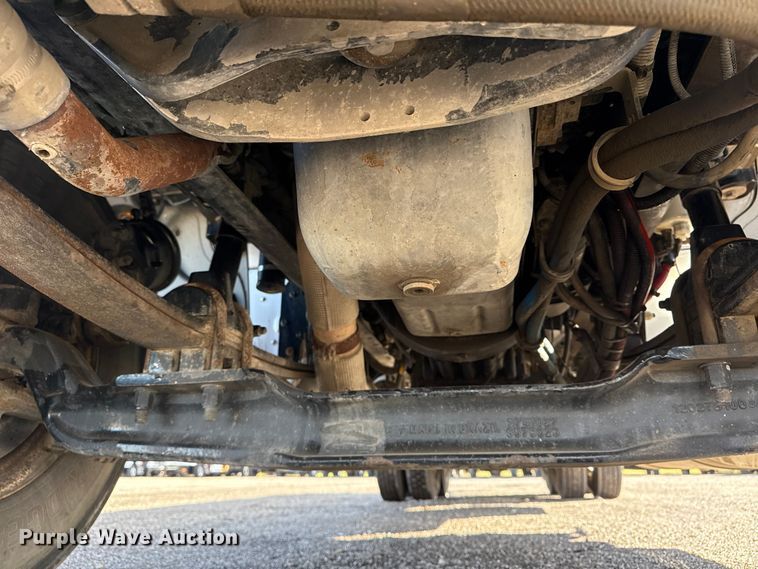 image for item EG1793 2011 Peterbilt 348 rollback truck