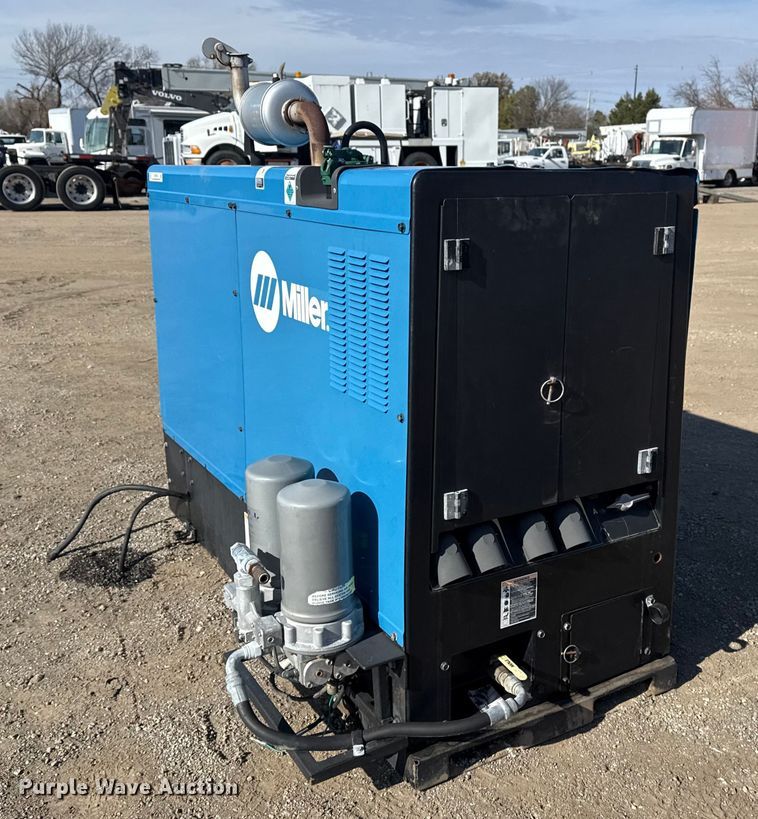 image for item EG1815 Miller Big Blue 800 Duo Air Pak welder/generator