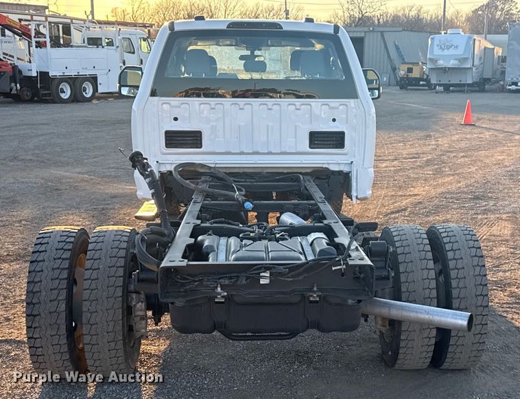image for item EG1825 2022 Ford F550 Ext. Cab truck cab and chassis