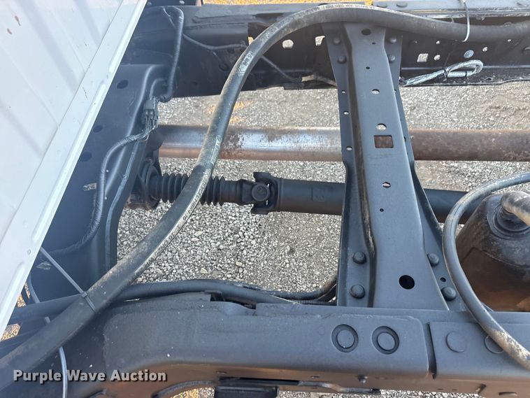 image for item EG1825 2022 Ford F550 Ext. Cab truck cab and chassis