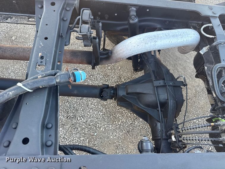 image for item EG1825 2022 Ford F550 Ext. Cab truck cab and chassis