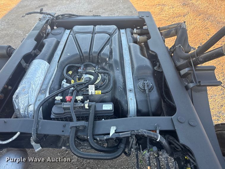 image for item EG1825 2022 Ford F550 Ext. Cab truck cab and chassis