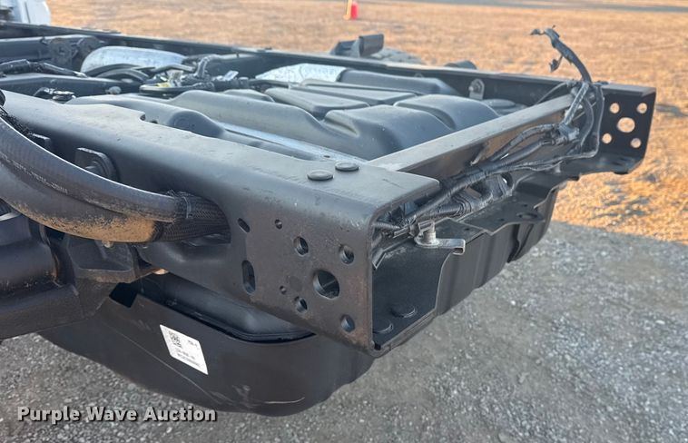 image for item EG1825 2022 Ford F550 Ext. Cab truck cab and chassis