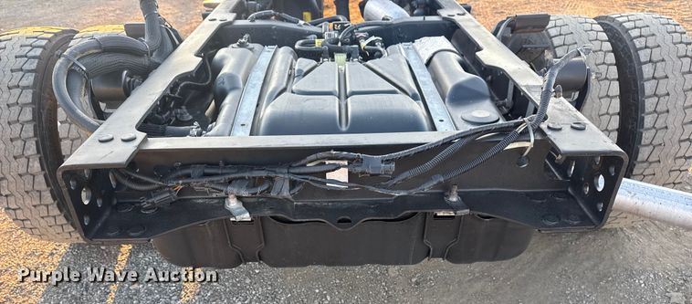 image for item EG1825 2022 Ford F550 Ext. Cab truck cab and chassis