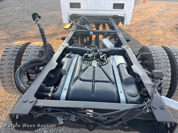 image for item EG1825 2022 Ford F550 Ext. Cab truck cab and chassis