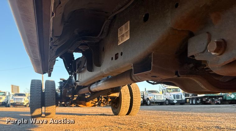 image for item EG1825 2022 Ford F550 Ext. Cab truck cab and chassis