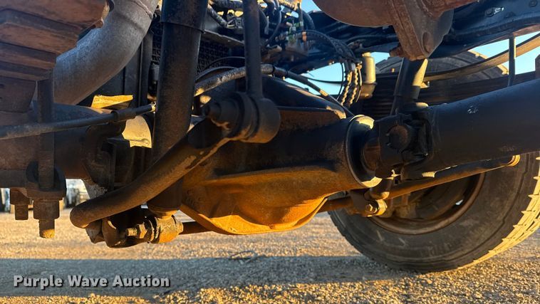 image for item EG1825 2022 Ford F550 Ext. Cab truck cab and chassis