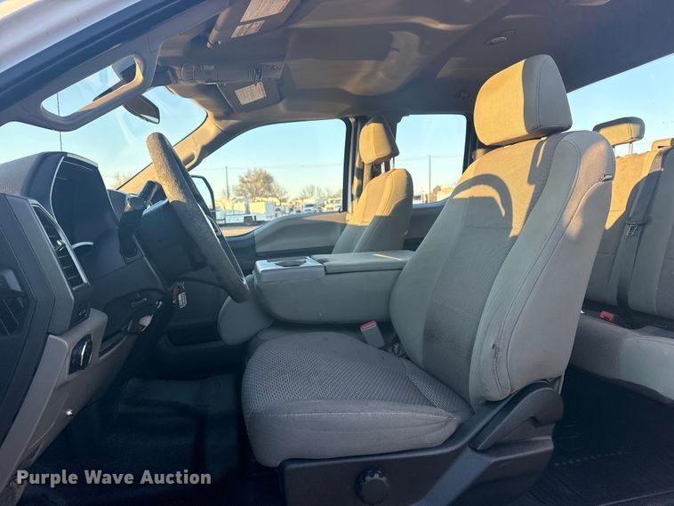 image for item EG1825 2022 Ford F550 Ext. Cab truck cab and chassis