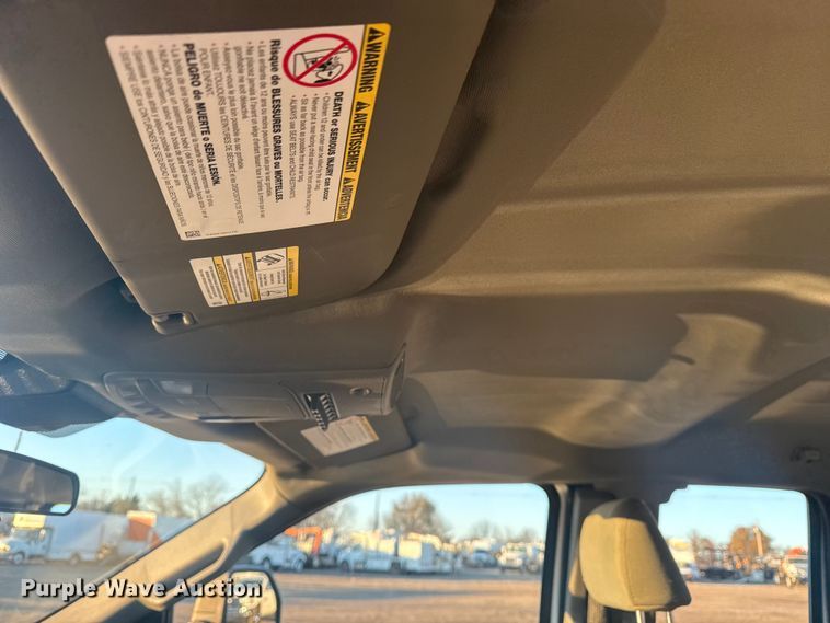 image for item EG1825 2022 Ford F550 Ext. Cab truck cab and chassis