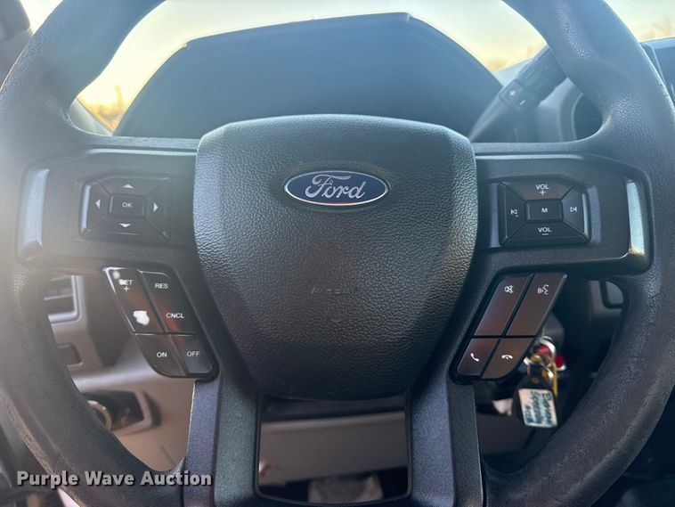 image for item EG1825 2022 Ford F550 Ext. Cab truck cab and chassis