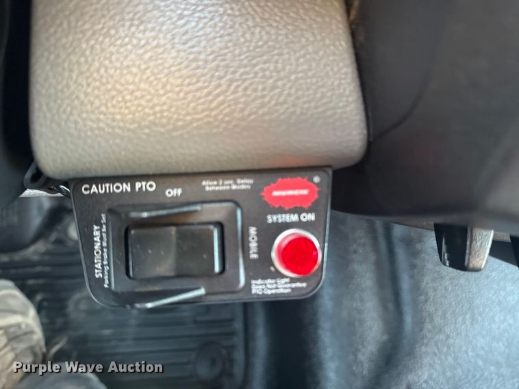 image for item EG1825 2022 Ford F550 Ext. Cab truck cab and chassis