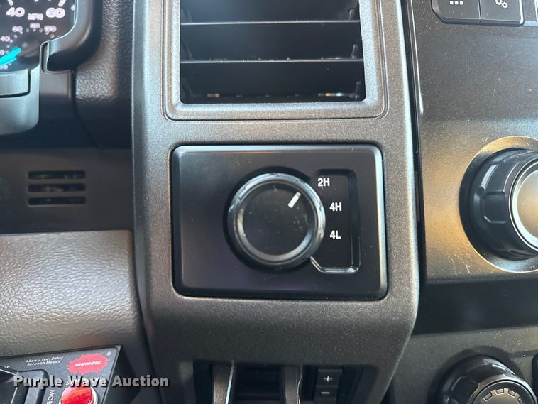 image for item EG1825 2022 Ford F550 Ext. Cab truck cab and chassis