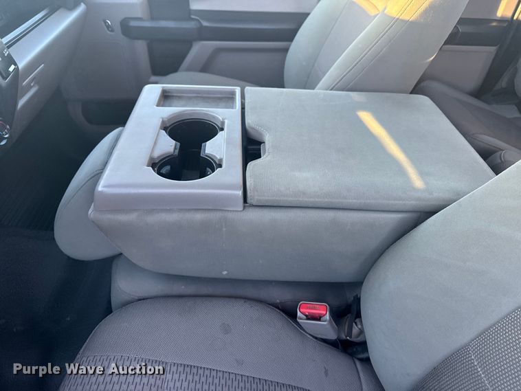 image for item EG1825 2022 Ford F550 Ext. Cab truck cab and chassis