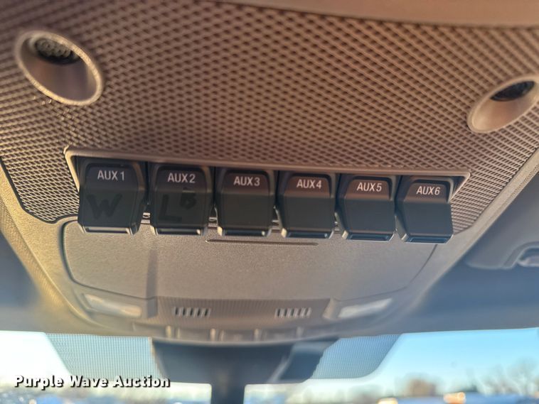 image for item EG1825 2022 Ford F550 Ext. Cab truck cab and chassis