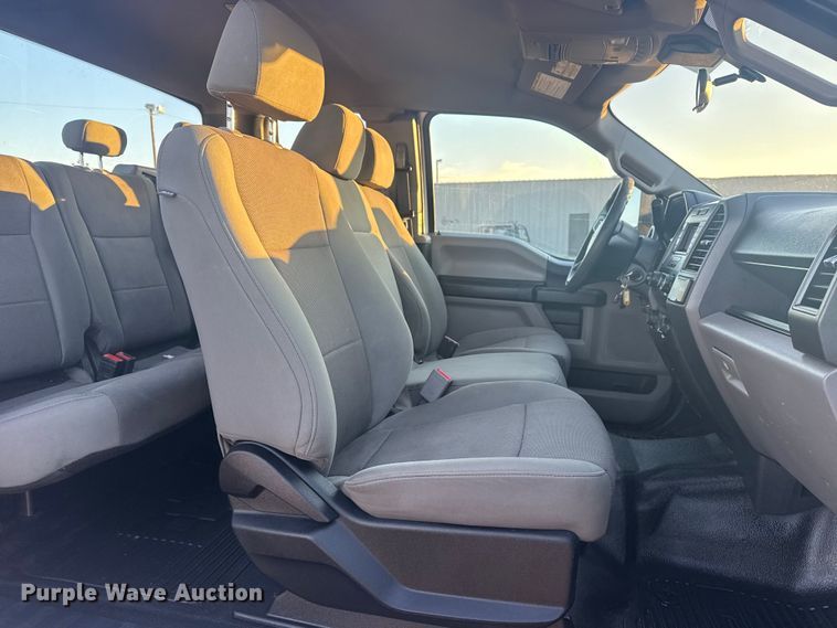 image for item EG1825 2022 Ford F550 Ext. Cab truck cab and chassis