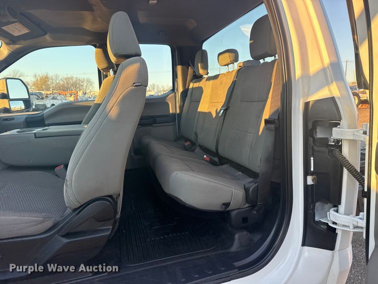 image for item EG1825 2022 Ford F550 Ext. Cab truck cab and chassis