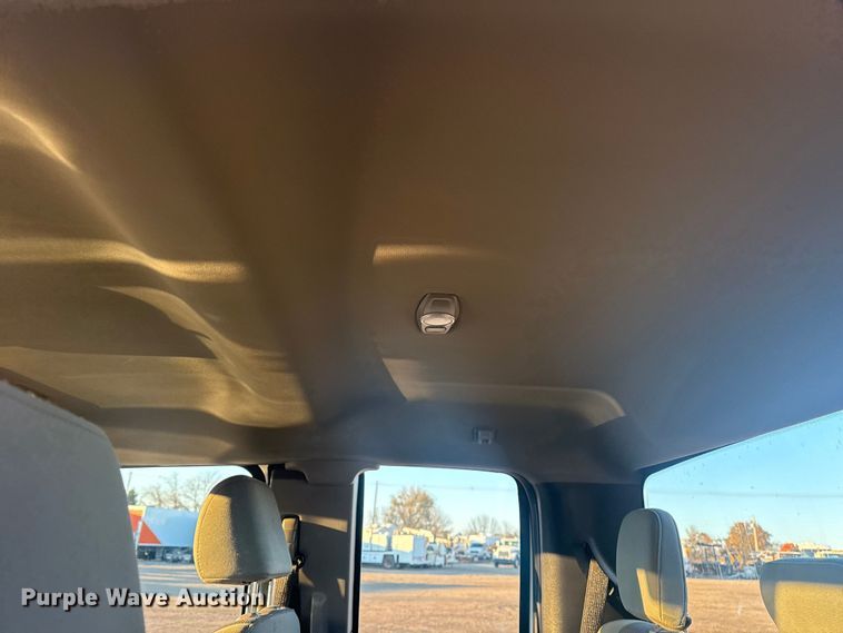 image for item EG1825 2022 Ford F550 Ext. Cab truck cab and chassis