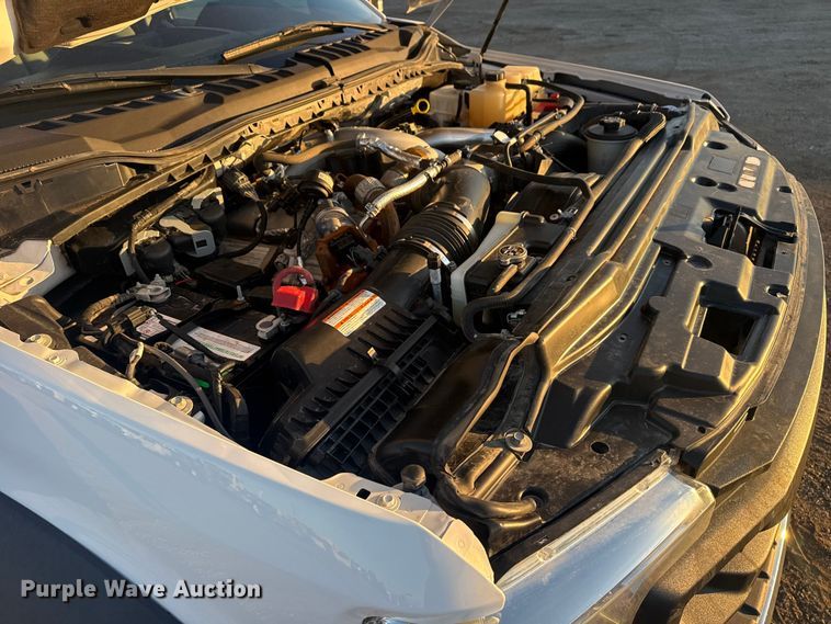 image for item EG1825 2022 Ford F550 Ext. Cab truck cab and chassis