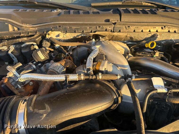 image for item EG1825 2022 Ford F550 Ext. Cab truck cab and chassis