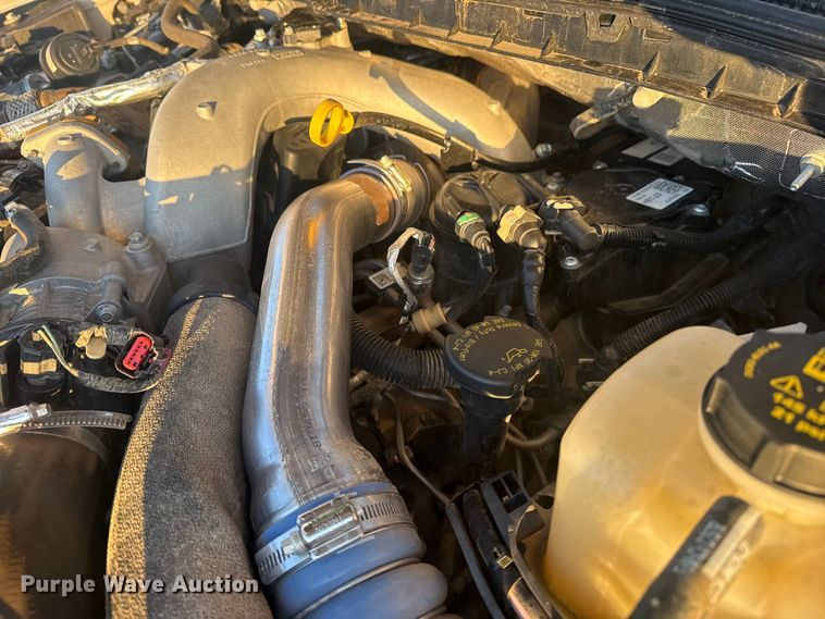 image for item EG1825 2022 Ford F550 Ext. Cab truck cab and chassis