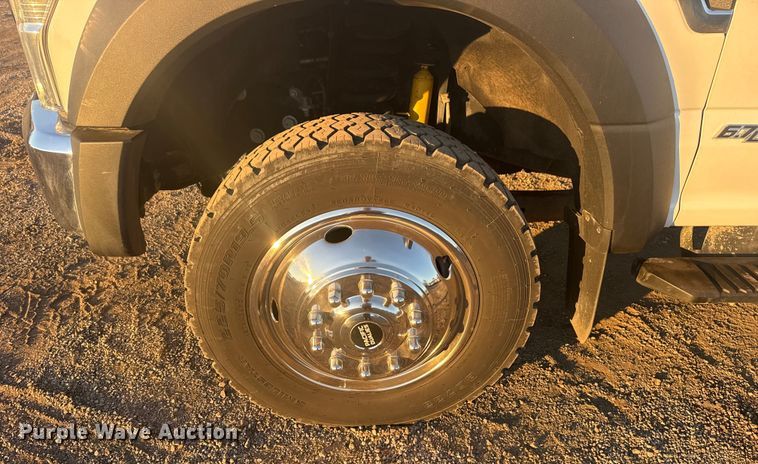 image for item EG1825 2022 Ford F550 Ext. Cab truck cab and chassis