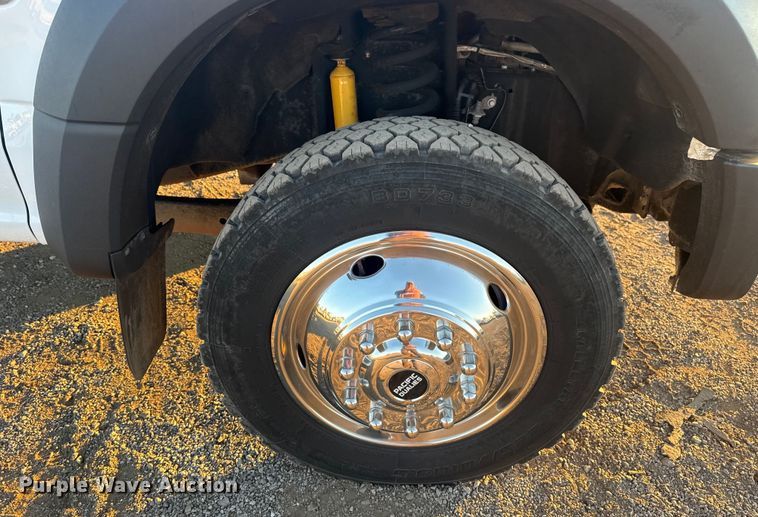 image for item EG1825 2022 Ford F550 Ext. Cab truck cab and chassis