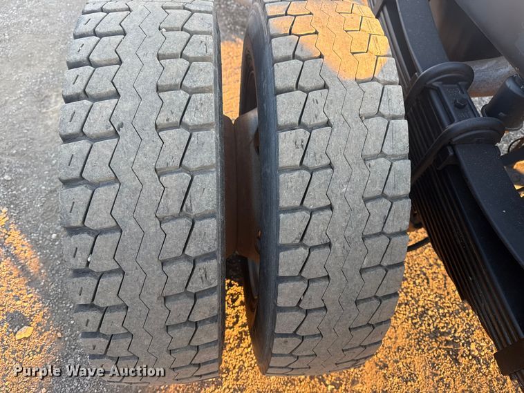 image for item EG1825 2022 Ford F550 Ext. Cab truck cab and chassis