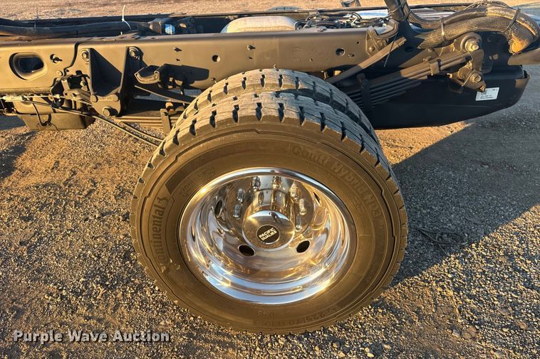 image for item EG1825 2022 Ford F550 Ext. Cab truck cab and chassis