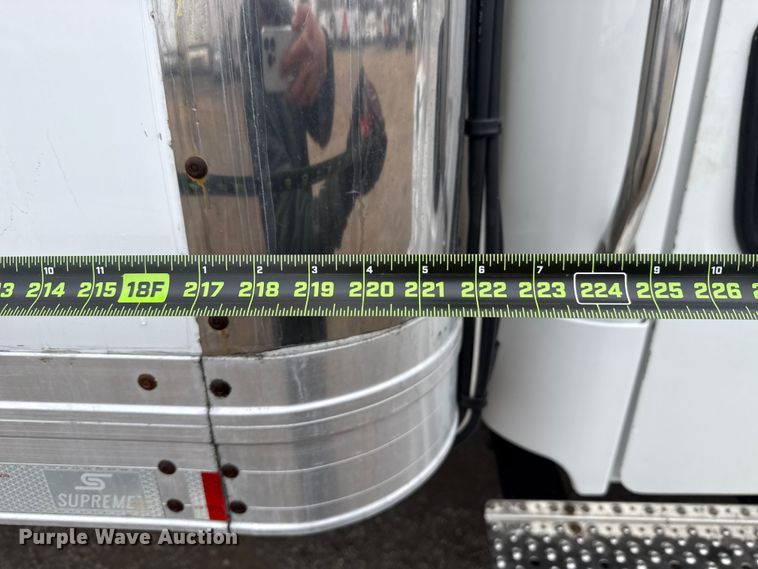 image for item EG1830 2018 Freightliner M2106 refrigerated truck