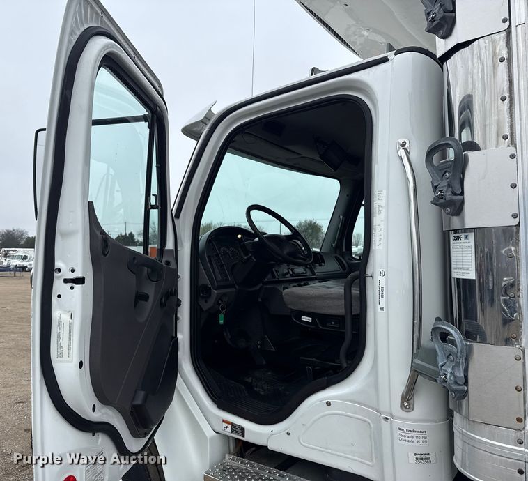 image for item EG1830 2018 Freightliner M2106 refrigerated truck