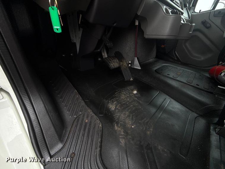 image for item EG1830 2018 Freightliner M2106 refrigerated truck