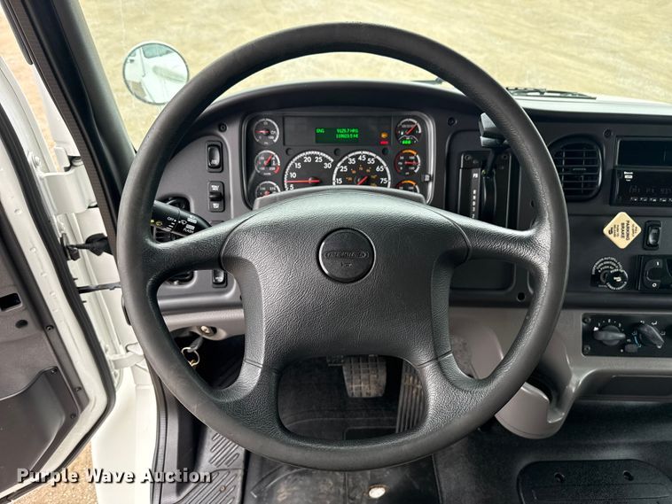 image for item EG1830 2018 Freightliner M2106 refrigerated truck